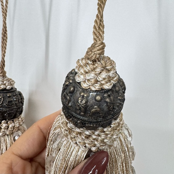 Bed Bath & Beyond Ivory Tan Clear Beaded Capped Tassel Curtain Tiebacks - Picture 7 of 13